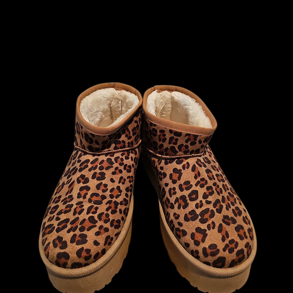 Mudd Leopard Print Women's Slippers